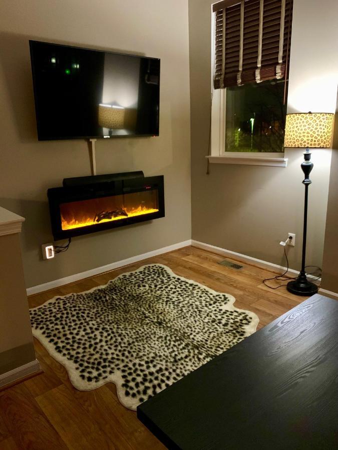 Spunky Town New Center Area Apartment *